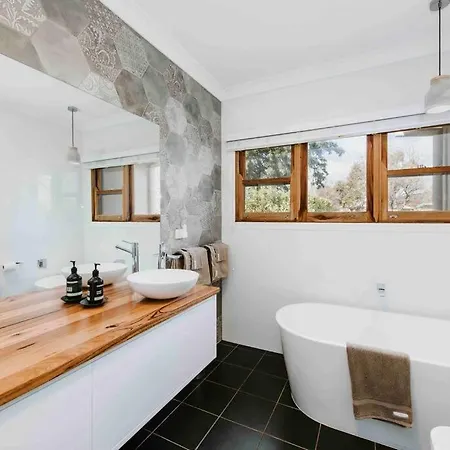 Holiday home Dumplings Den Mudgee