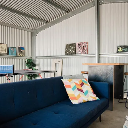 'mudgee Burrow' A Stylish Family *