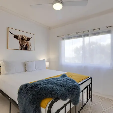 The Albens - Countryside Chic Amongst The Hills Holiday home