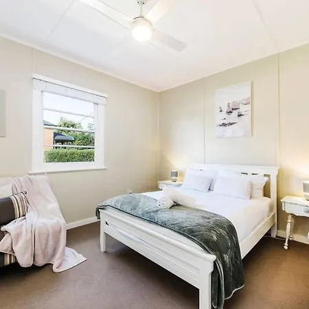 Wine Lovers Den Charming Retreat Holiday home