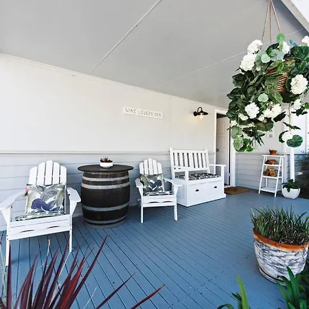 Wine Lovers Den Charming Retreat Holiday home *
