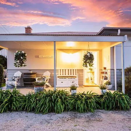 Wine Lovers Den Charming Retreat Holiday home