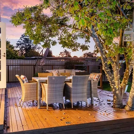 Wine Lovers Den Charming Retreat Holiday home *