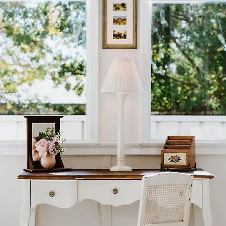 The On Lawson - Heritage Elegance In Holiday home Mudgee