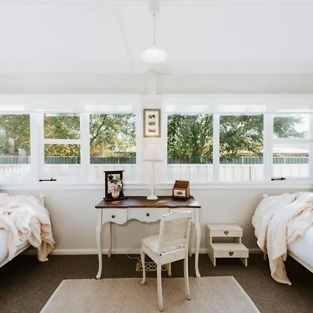 Holiday home The On Lawson - Heritage Elegance In