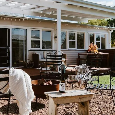 The On Lawson - Heritage Elegance In Holiday home Mudgee