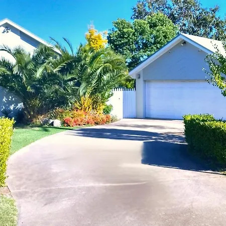 270 On Church - Entire With Spacious Alfresco Area * Mudgee