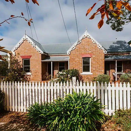 'kareela & Kialla Cottages' Charming Family Getaway Holiday home