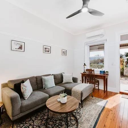 'kareela & Kialla Cottages' Charming Family Getaway Mudgee