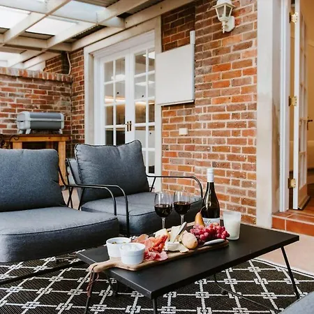 'kareela & Kialla Cottages' Charming Family Getaway Mudgee