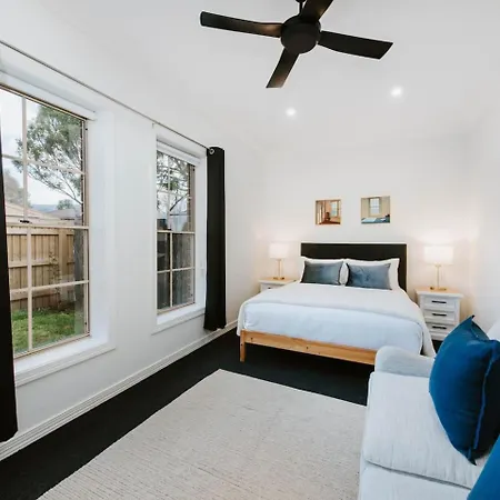 Mulberry On Melton - A Charming Poolside Holiday home *