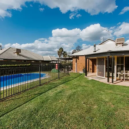 Mulberry On Melton - A Charming Poolside Holiday home