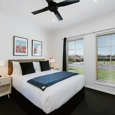 Mulberry On Melton - A Charming Poolside Holiday home Mudgee