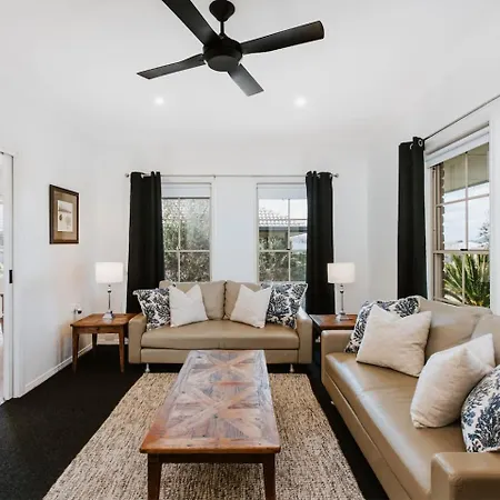 Holiday home Mulberry On Melton - A Charming Poolside Mudgee