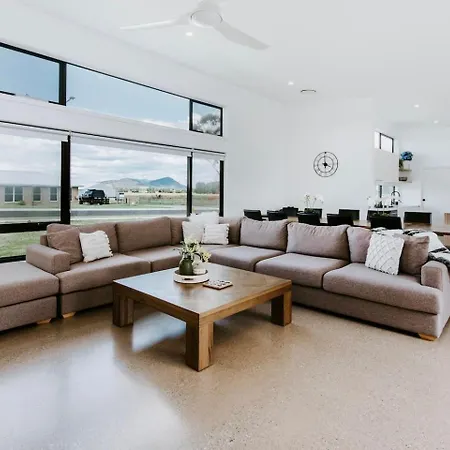 Haven - Stunning Terra Modern Design * Mudgee