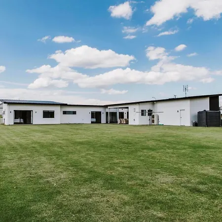 Haven - Stunning Terra Modern Design Holiday home *