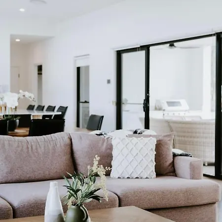 Haven - Stunning Terra Modern Design Holiday home Mudgee