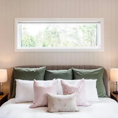 Holiday home Frog Hill 8 Bedroom Luxe Rural Retreat Near Town With 2 Mudgee