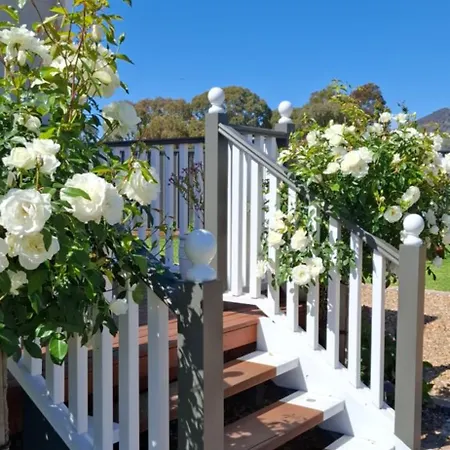 Dangerfield Oaks Boutique Cottage's Mudgee