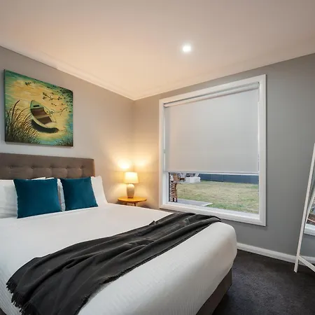 Devan House - An Entertainers' Retreat Close To Town Holiday home