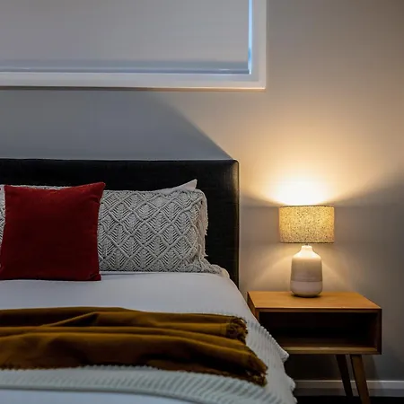 Devan House - An Entertainers' Retreat Close To Town Holiday home *