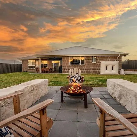 Devan House - An Entertainers' Retreat Close To Town * Mudgee