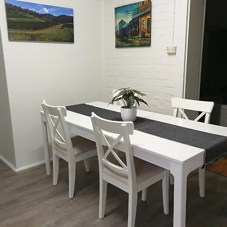 Merala A Cosy With Easy Stroll To Cbd