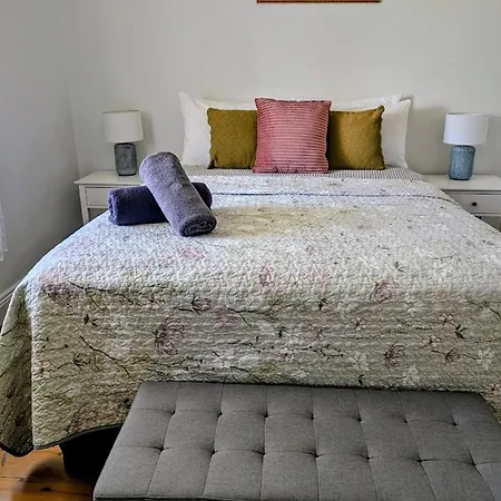 Merala A Cosy With Easy Stroll To Cbd Apartment