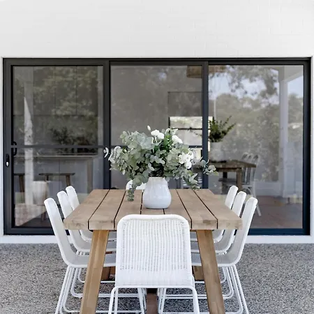 Elegant Modern Home! Holiday home