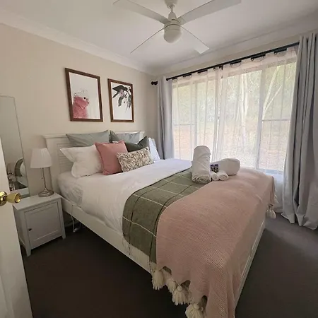 Frog Hill 8 Bedroom Luxe Rural Retreat Near Town With 2 * Mudgee
