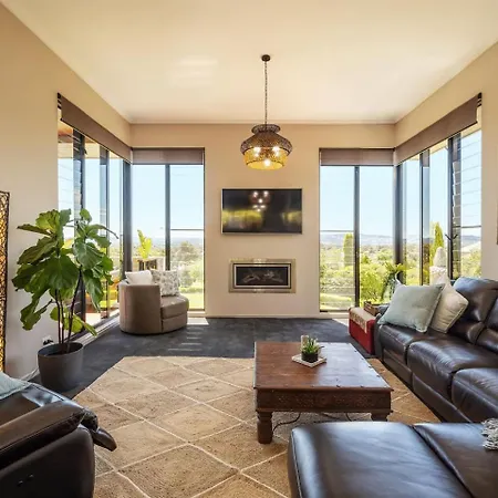 Red Lotus - A Grand Valley Views Escape