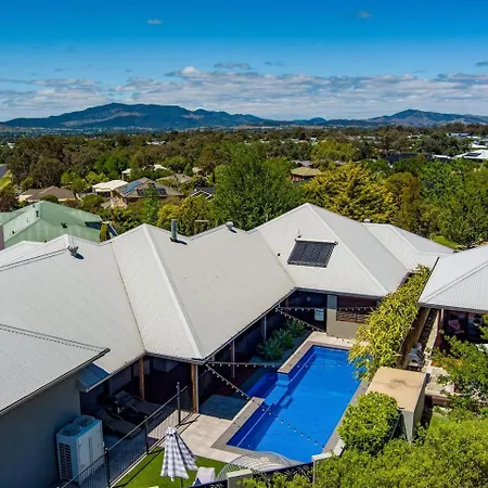 Red Lotus - A Grand Valley Views Escape Mudgee