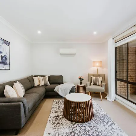 Cudgegong House - A Lush Backyard Sanctuary Mudgee