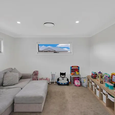 Large Modern In Holiday home *