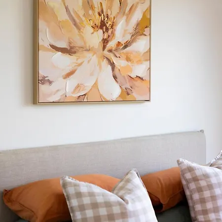 Large Modern In Mudgee