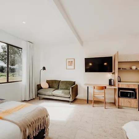 Motel The Cudgee At 4*