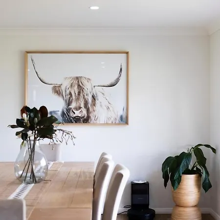 Large Modern In Holiday home