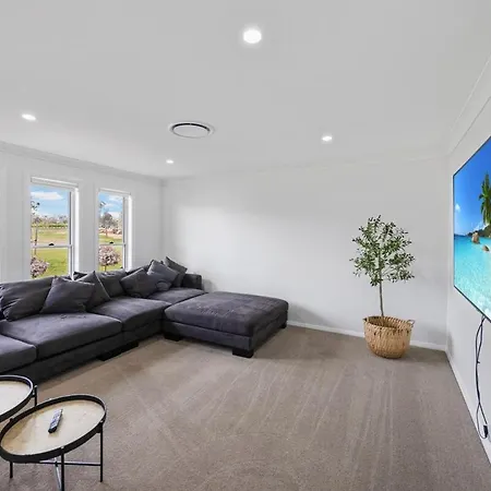 Large Modern In Mudgee