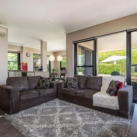 Red Lotus Estate - Grand, Scenic And Made For Groups Holiday home Mudgee