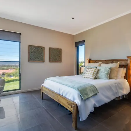 Red Lotus Estate - Grand, Scenic And Made For Groups Holiday home