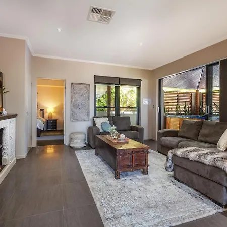 Holiday home Red Lotus - A Grand Valley Views Escape Mudgee