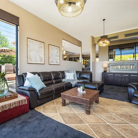Red Lotus Estate - Grand, Scenic And Made For Groups * Mudgee