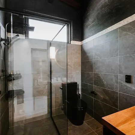Moonlight At - Chic Soirees & Private Cinema Holiday home Mudgee