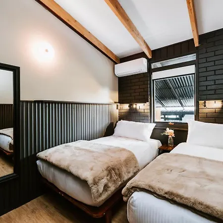 Moonlight At - Chic Soirees & Private Cinema Holiday home Mudgee