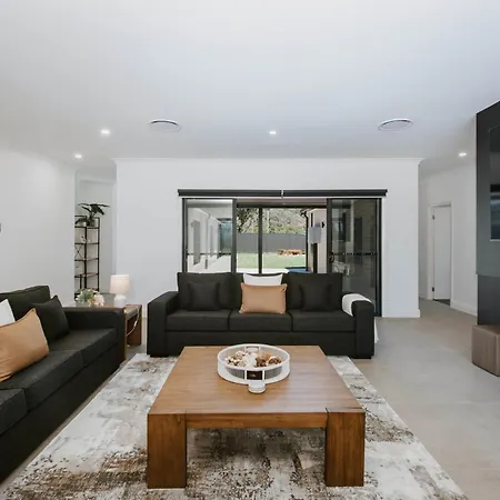 Holiday home House - Grand Serenity For Gather & Play Mudgee