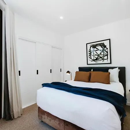 Holiday home The Wine Manor - Lavish Poolside Living *