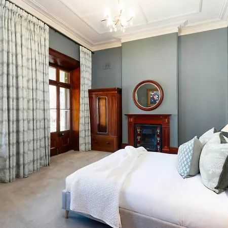 Bleak House - A Landmark Of Mudgee's Heritage Holiday home *