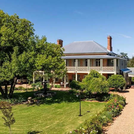 Bleak House - A Landmark Of Mudgee's Heritage Holiday home *