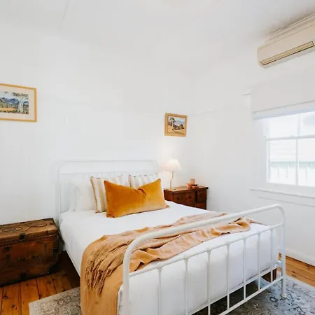 Mygoura - Charming Country Living In Town Holiday home