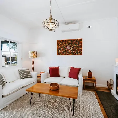 Holiday home Mygoura - Charming Country Living In Town *